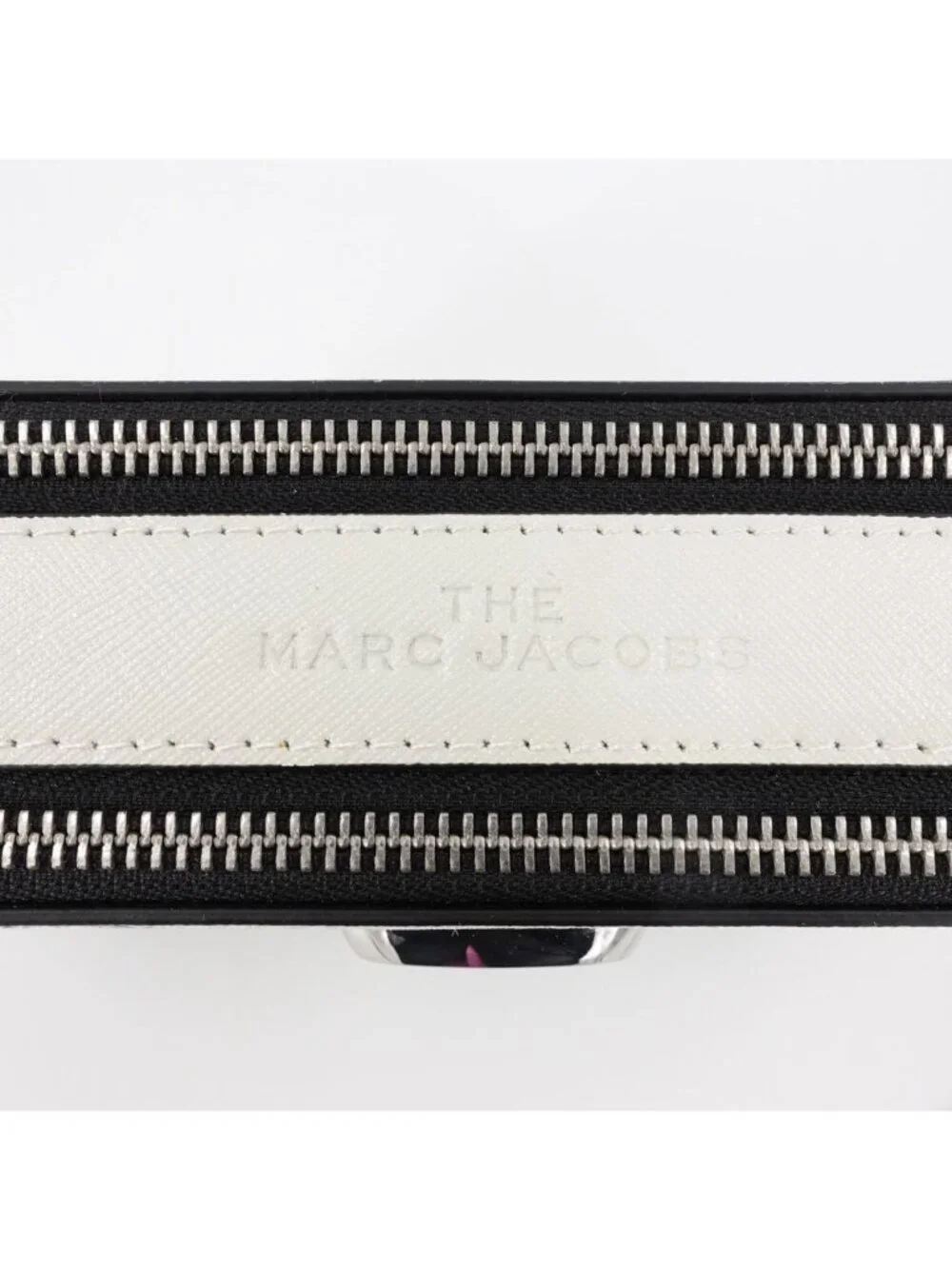 Marc Jacobs x Peanuts Snoopy The Snapshot Logo Plaque Crossbody Bag White OS - Picture 11 of 14